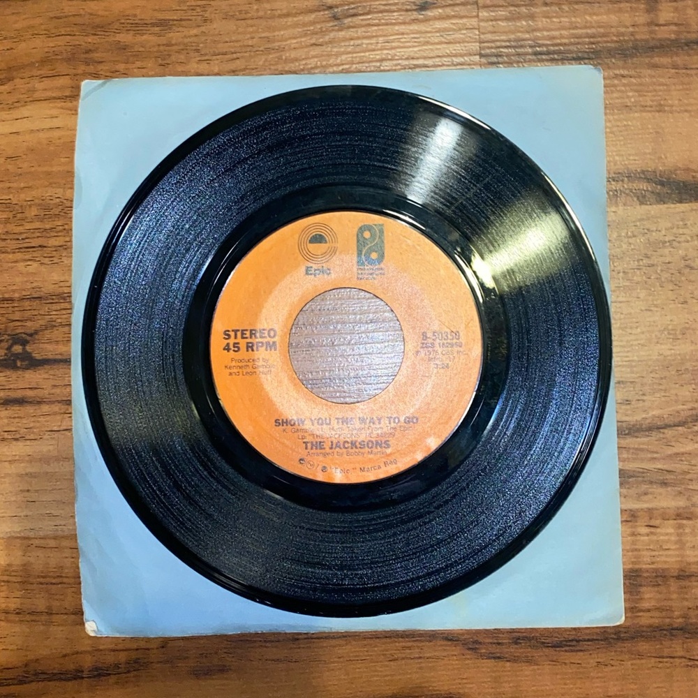 The Jacksons 45 Record “Blues Away” “Show You the Way to Go” - Picture 4 of 4